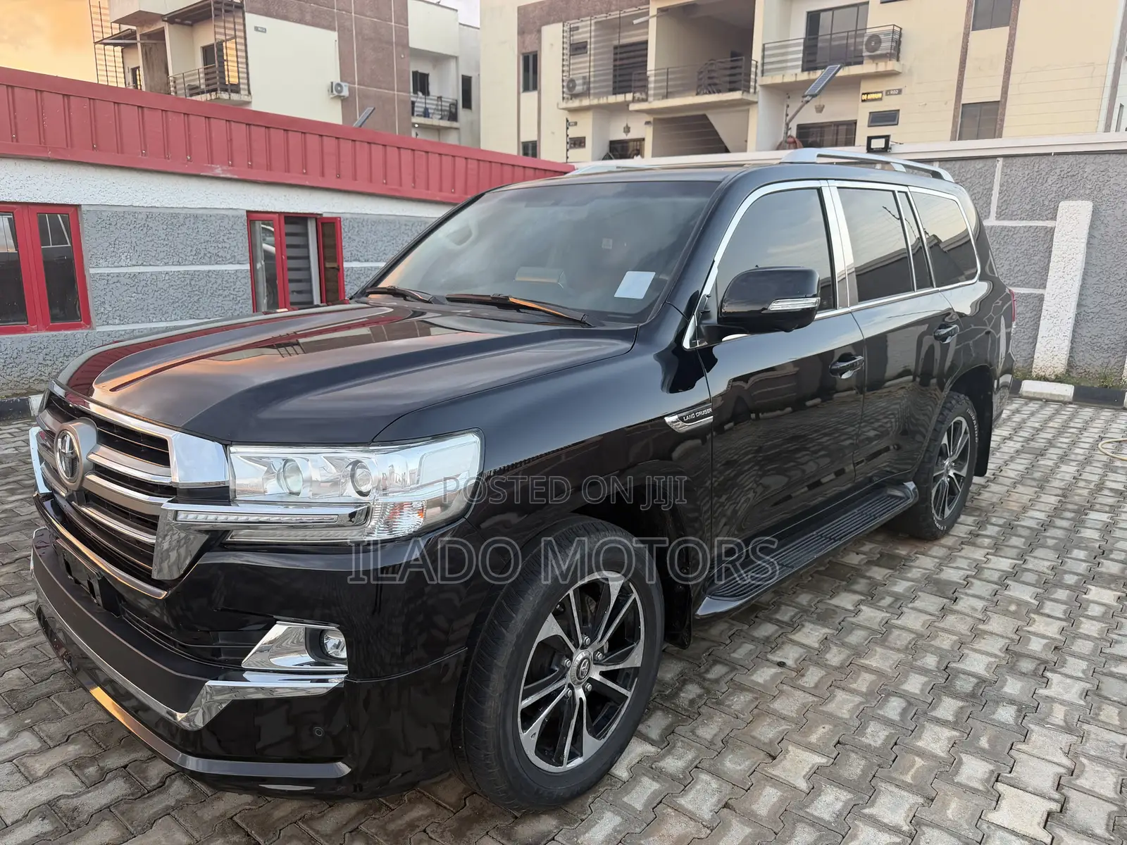 Toyota Land Cruiser 5.7 V8 VXR 2020 Black
