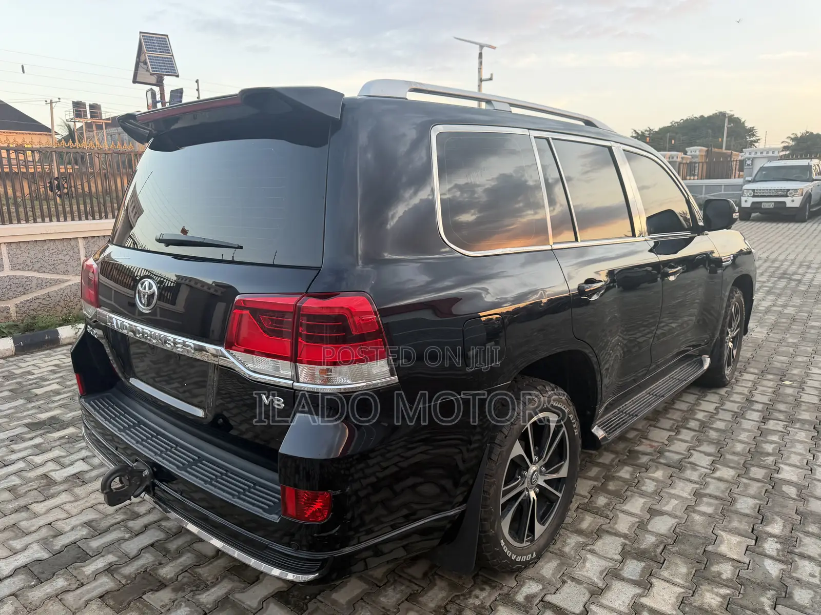Toyota Land Cruiser 5.7 V8 VXR 2020 Black