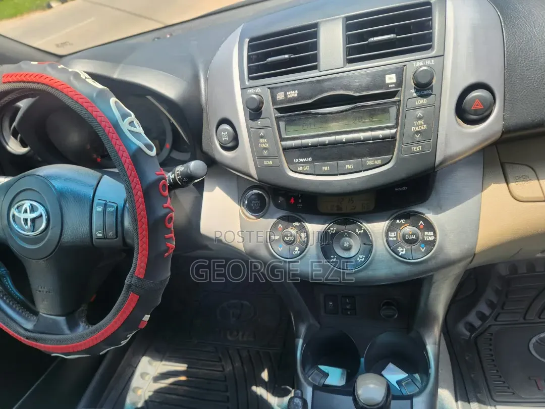 Toyota RAV4 2010 Black