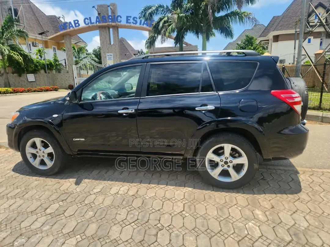 Toyota RAV4 2010 Black