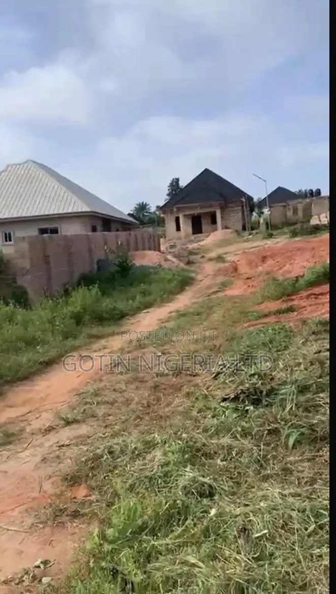 100×100ft Developed Plot Opposite Buvel Filling Station
