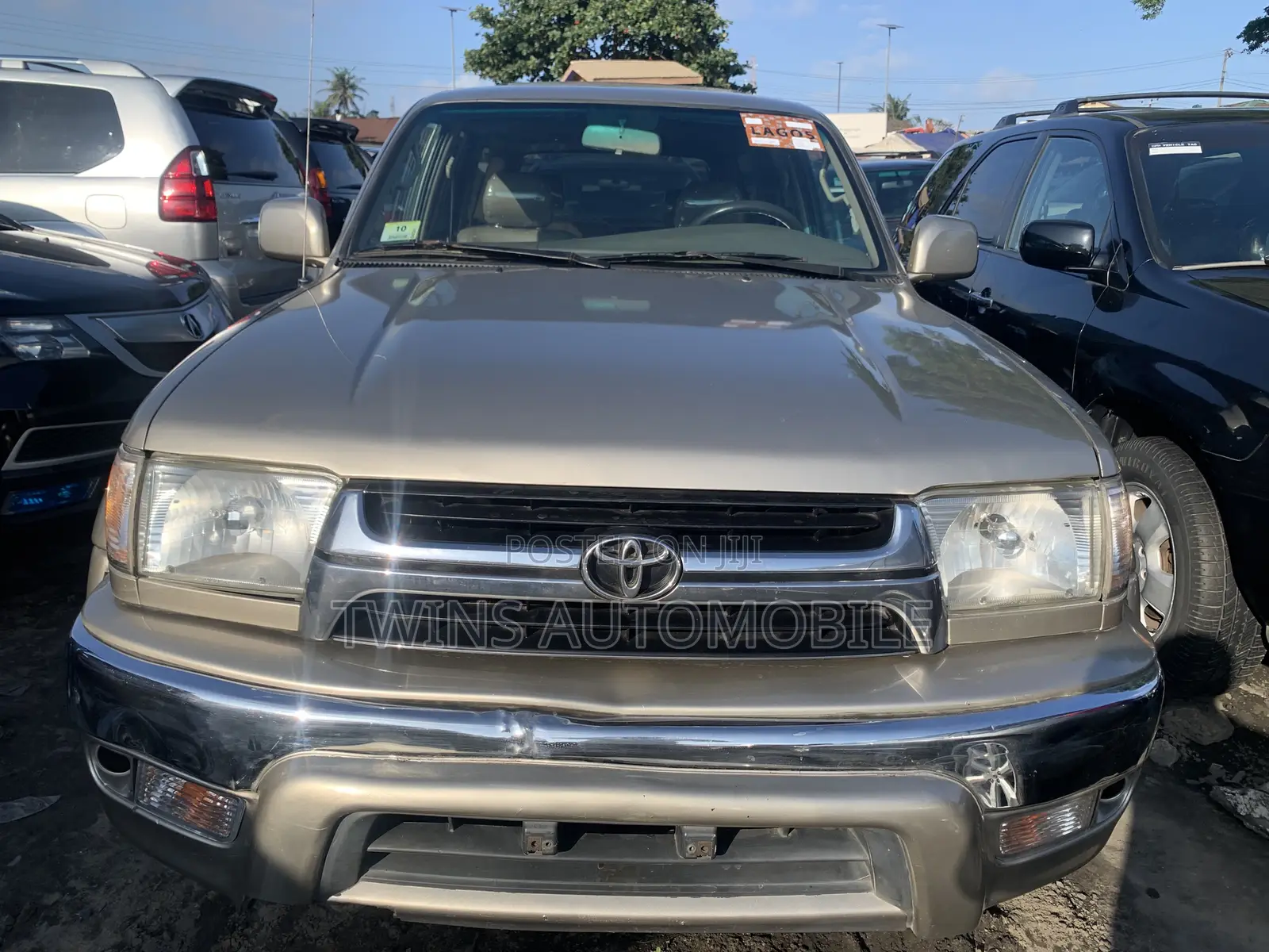 Toyota 4-Runner 2002 Gold