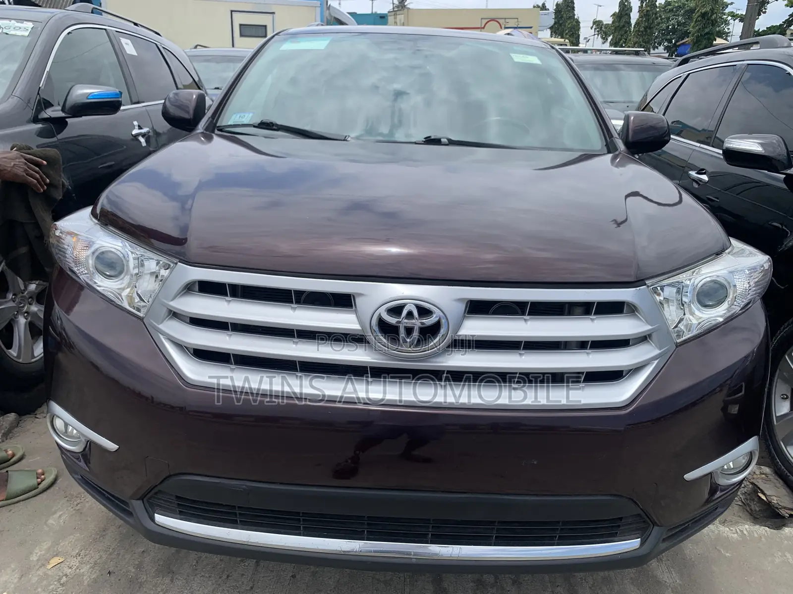 Toyota Highlander SE 2012 Red