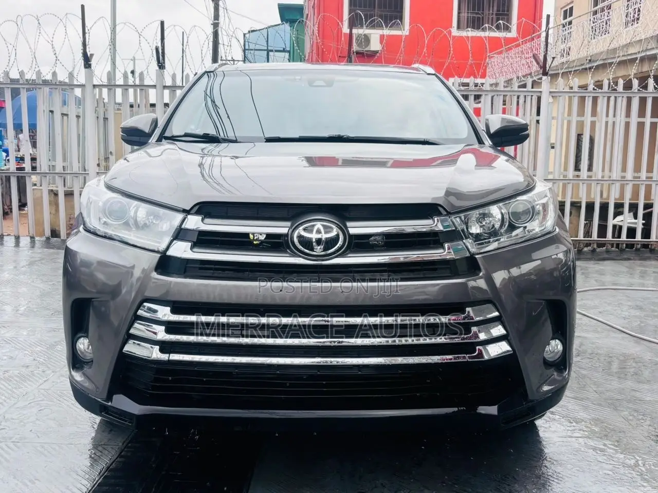 Toyota Highlander XLE 4x2 V6 (3.5L 6cyl 8A) 2018 Gray