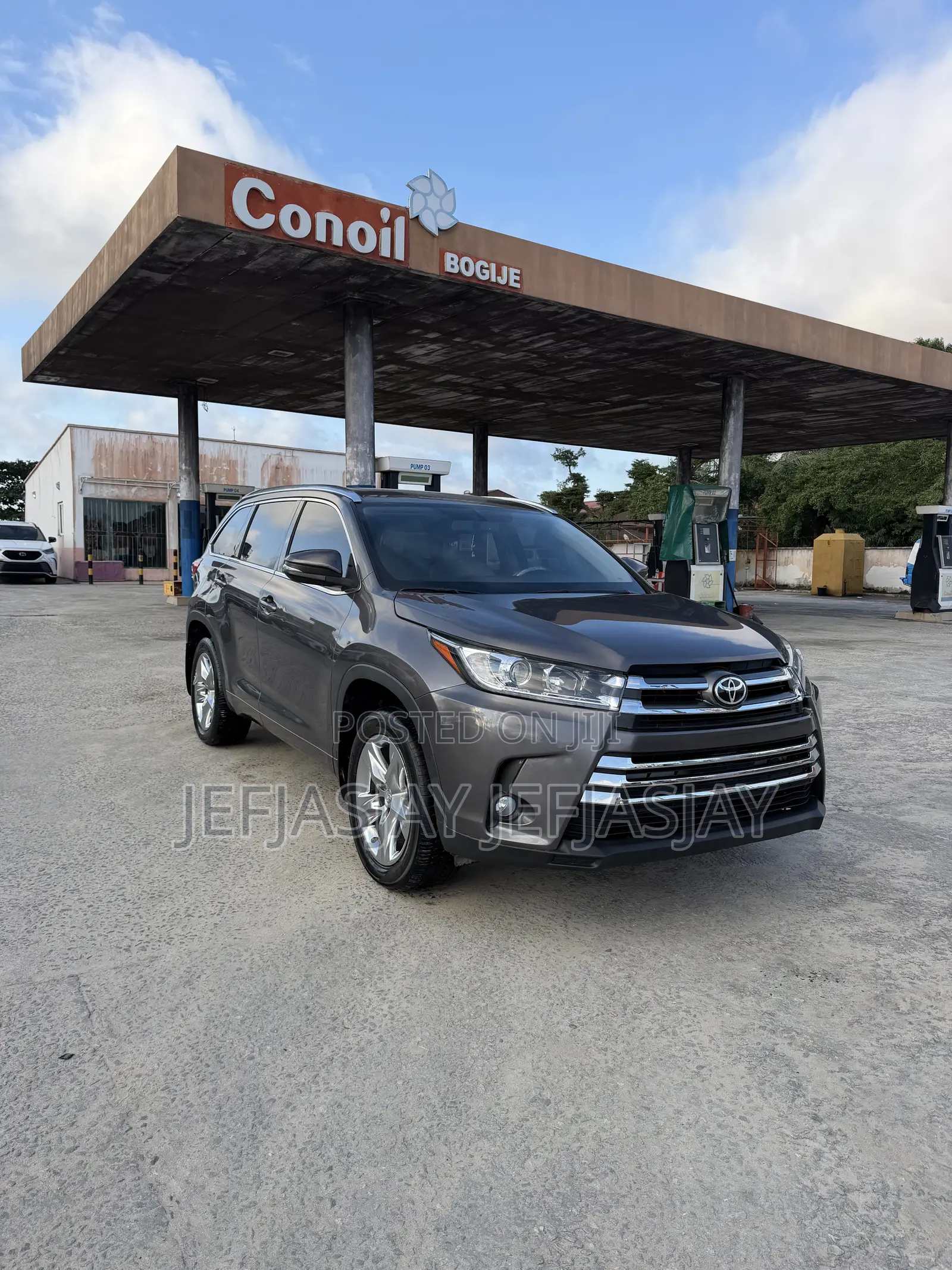 Toyota Highlander Limited Platinum 4dr SUV AWD (3.5L 6cyl 6A) 2014 Gray