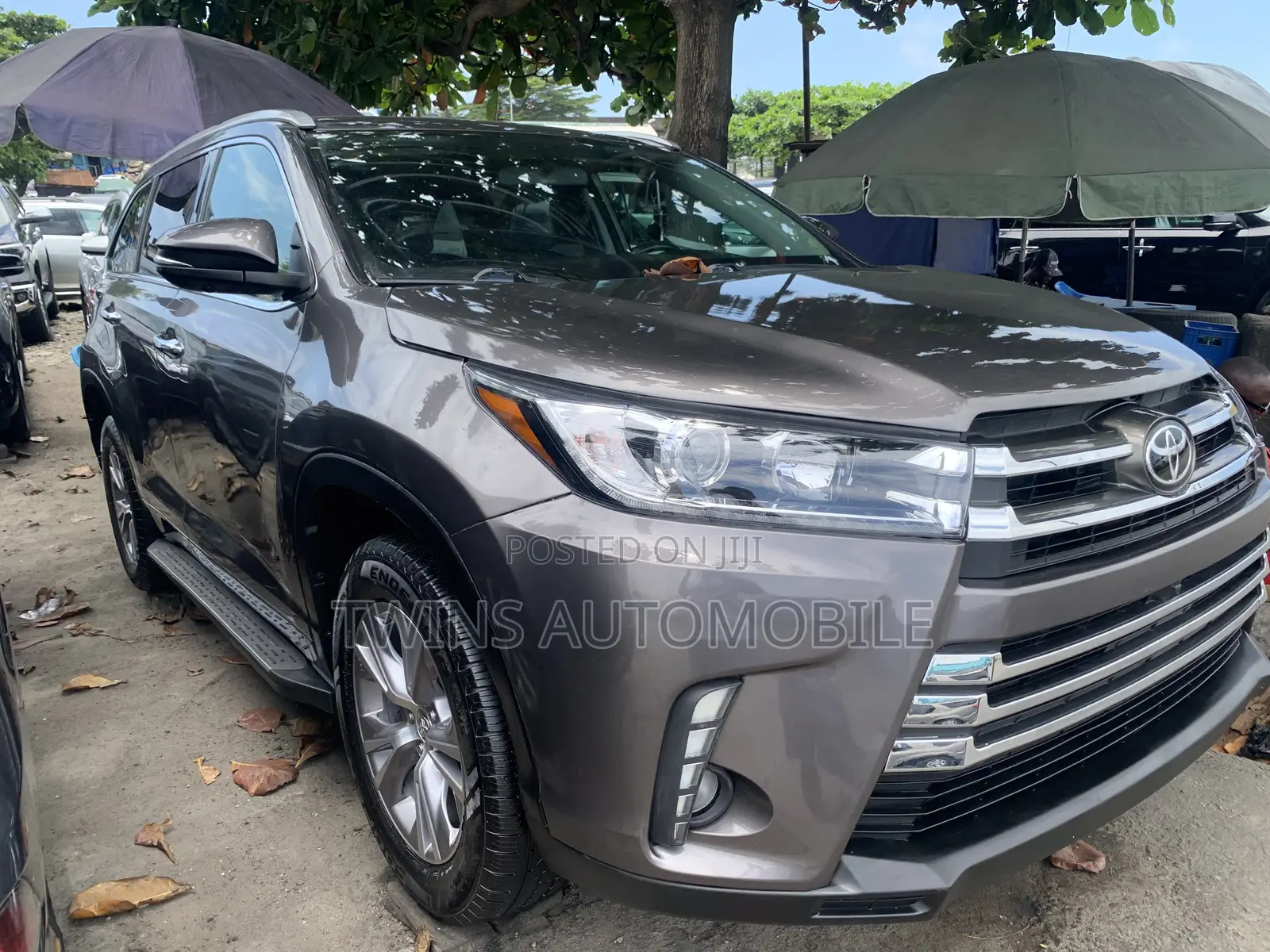 Toyota Highlander XLE 4dr SUV AWD (3.5L 6cyl 6A) 2015 Gray