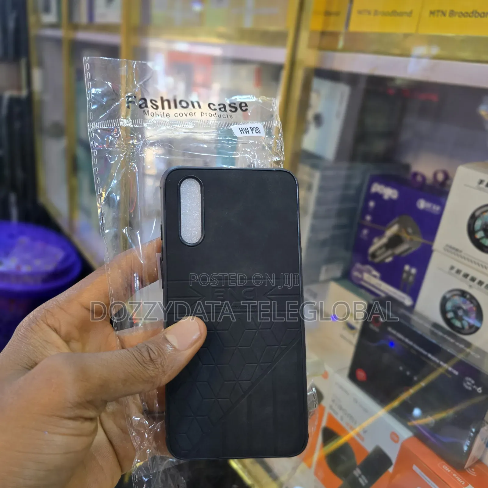 Huawei P20 Black Textured Silicone Protective Phone Case