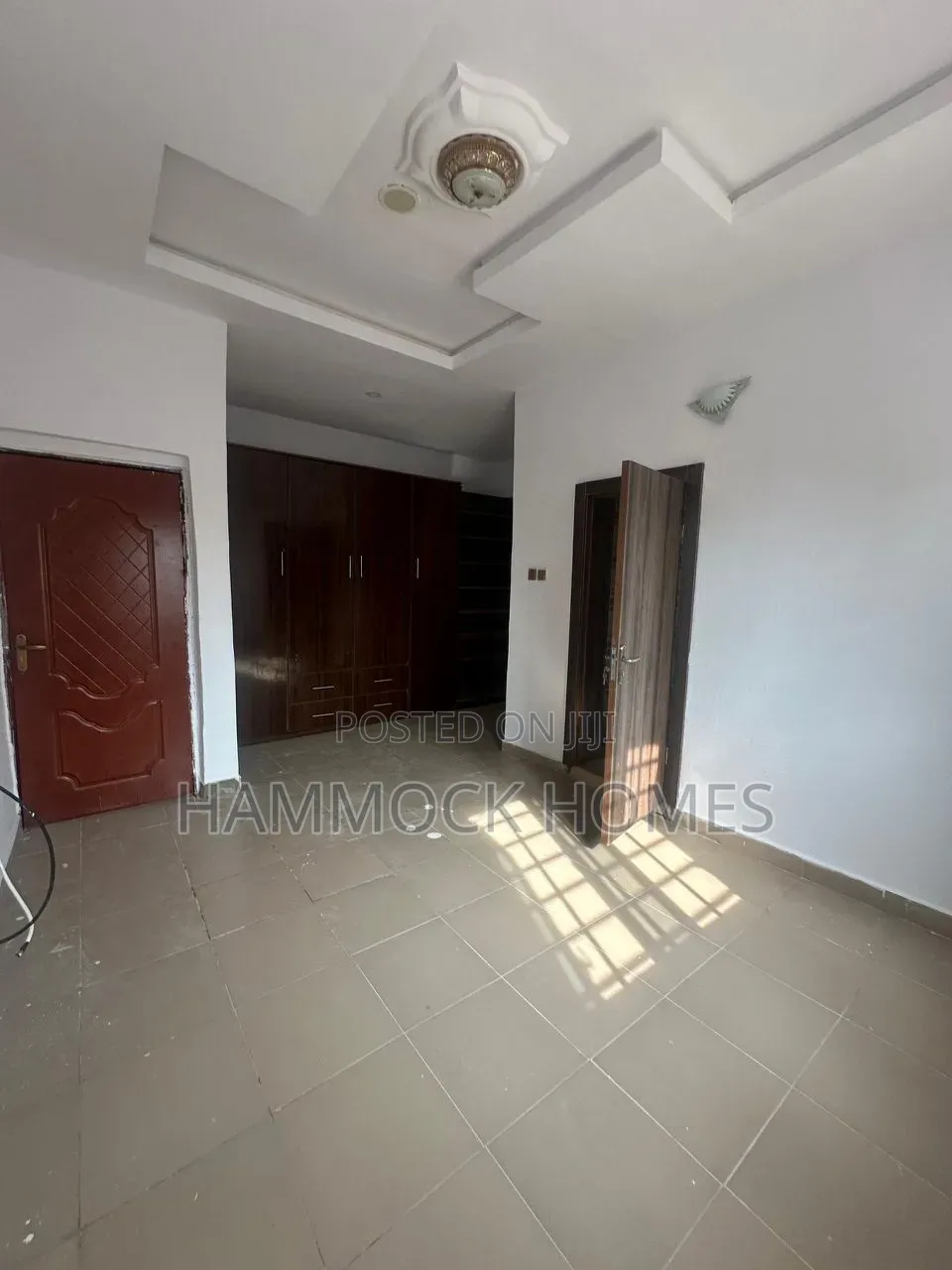 4bdrm Duplex in Jericho for rent