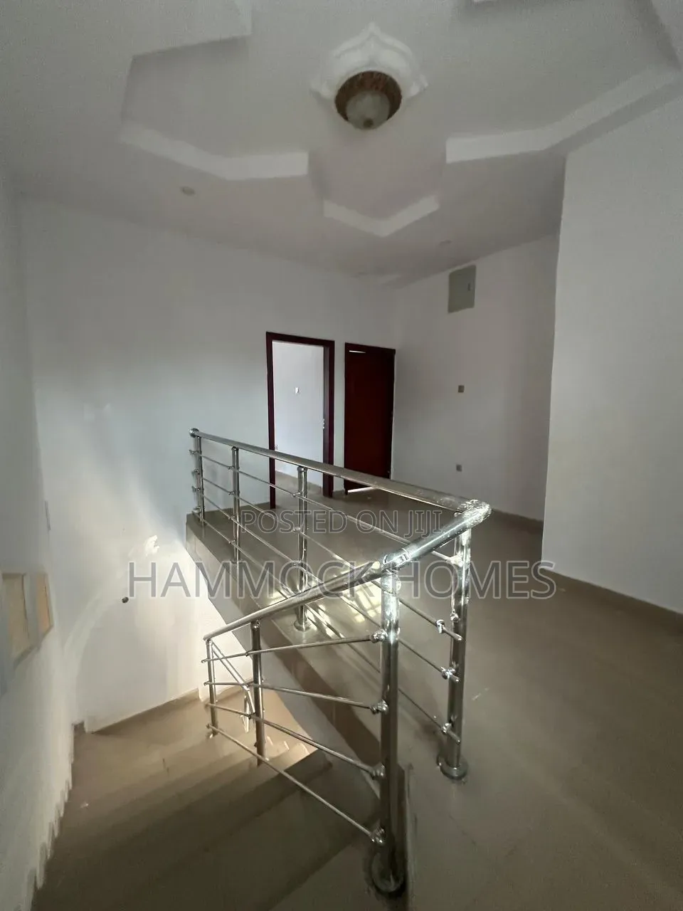 4bdrm Duplex in Jericho for rent