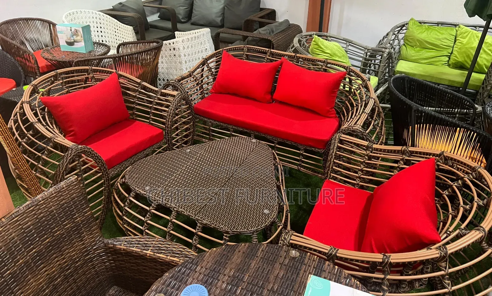 Brand New 5 Seaters Outdoor Chairs With Its Table.