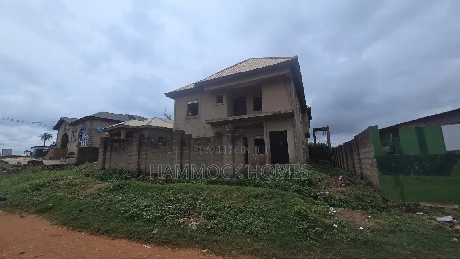 12bdrm Block of Flats in Ojoo for sale