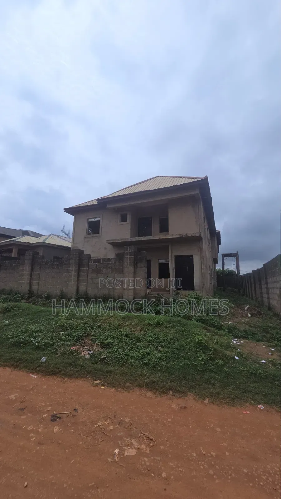 12bdrm Block of Flats in Ojoo for sale