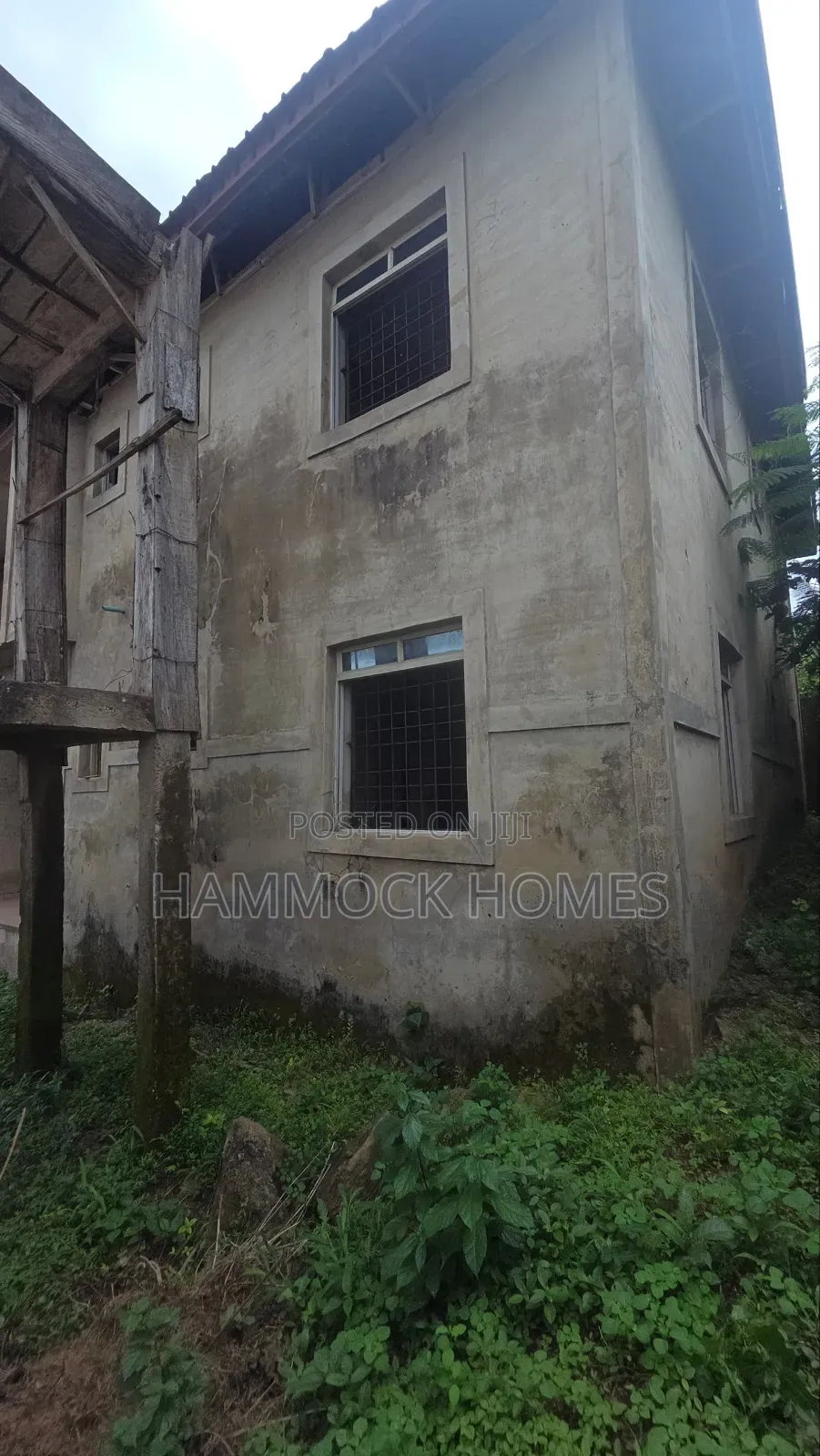12bdrm Block of Flats in Ojoo for sale