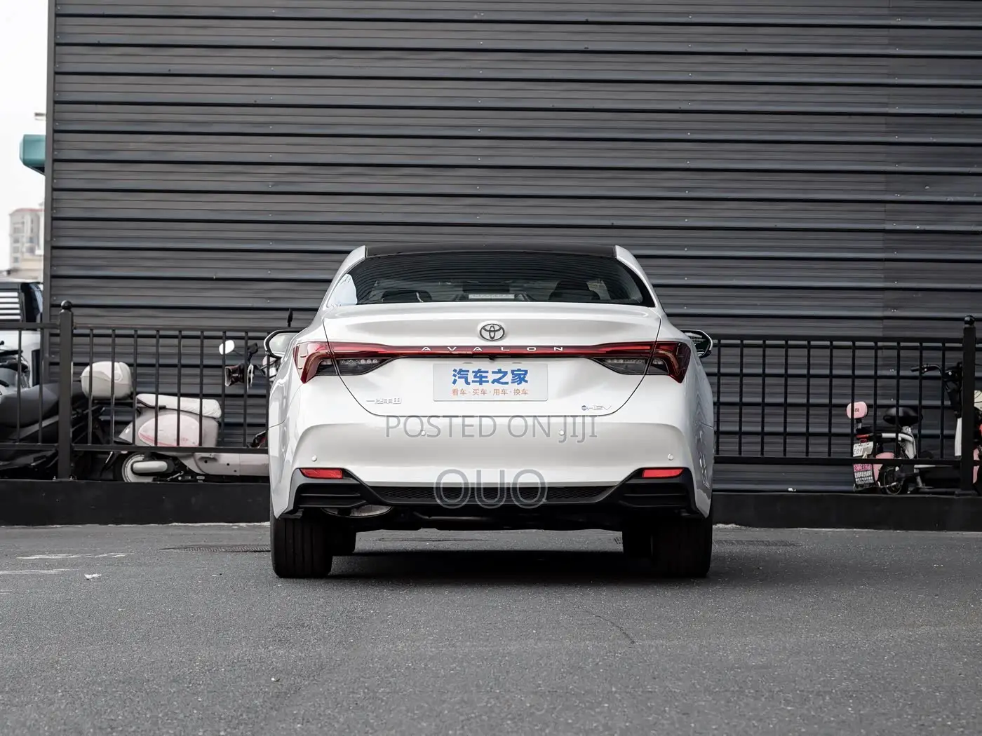 Toyota Avalon 2025 White