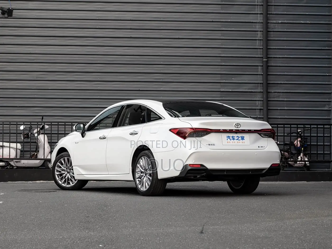 Toyota Avalon 2025 White