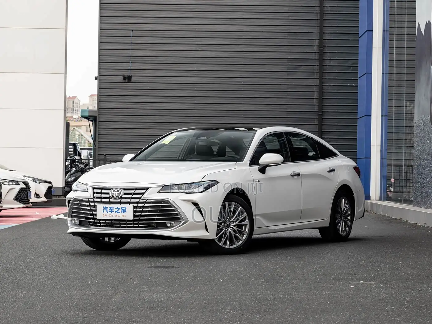 Toyota Avalon 2025 White