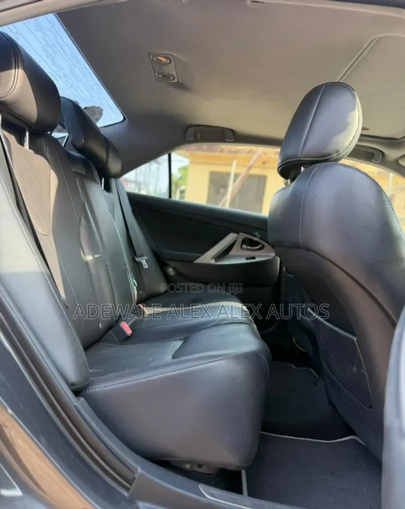 Toyota Camry SE V6 4dr Sedan (3.5L 6cyl 6AM) 2008 Gray