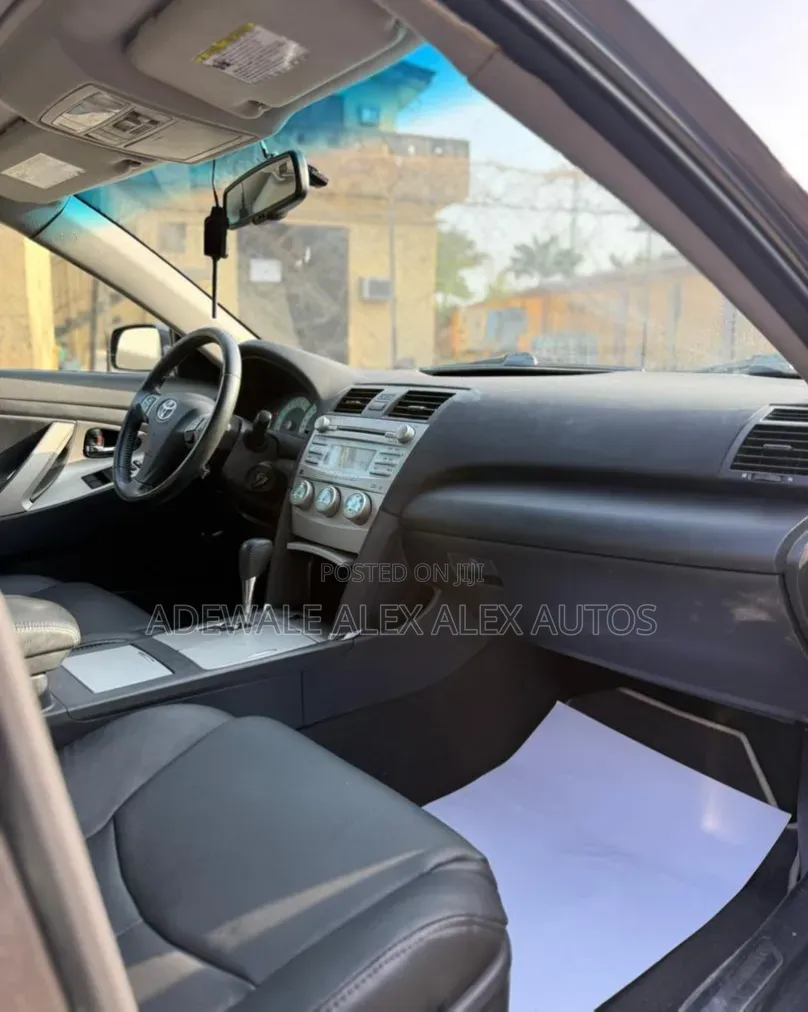 Toyota Camry SE V6 4dr Sedan (3.5L 6cyl 6AM) 2008 Gray