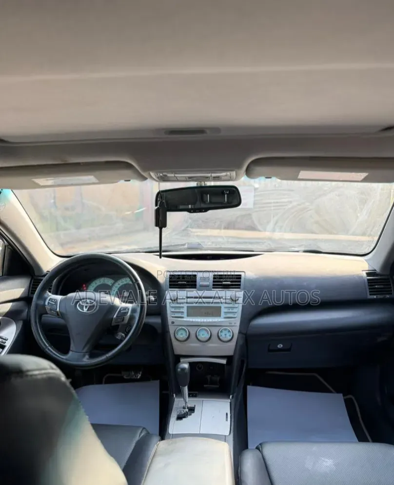 Toyota Camry SE V6 4dr Sedan (3.5L 6cyl 6AM) 2008 Gray
