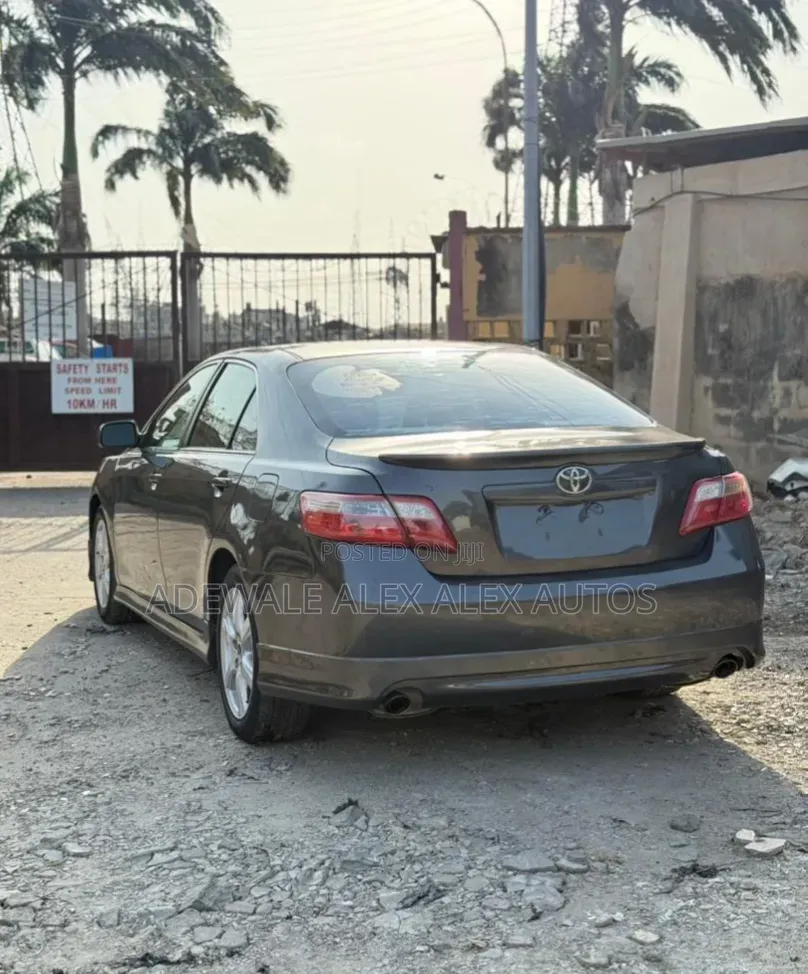 Toyota Camry SE V6 4dr Sedan (3.5L 6cyl 6AM) 2008 Gray