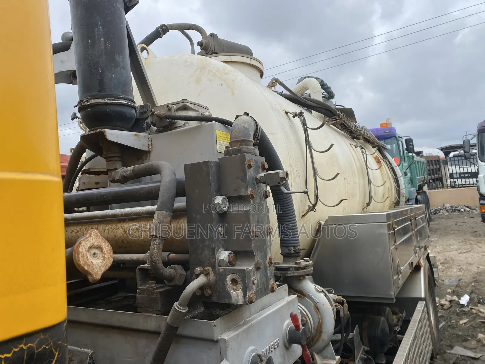 Sewage Vacuum Truck - 15k Liters