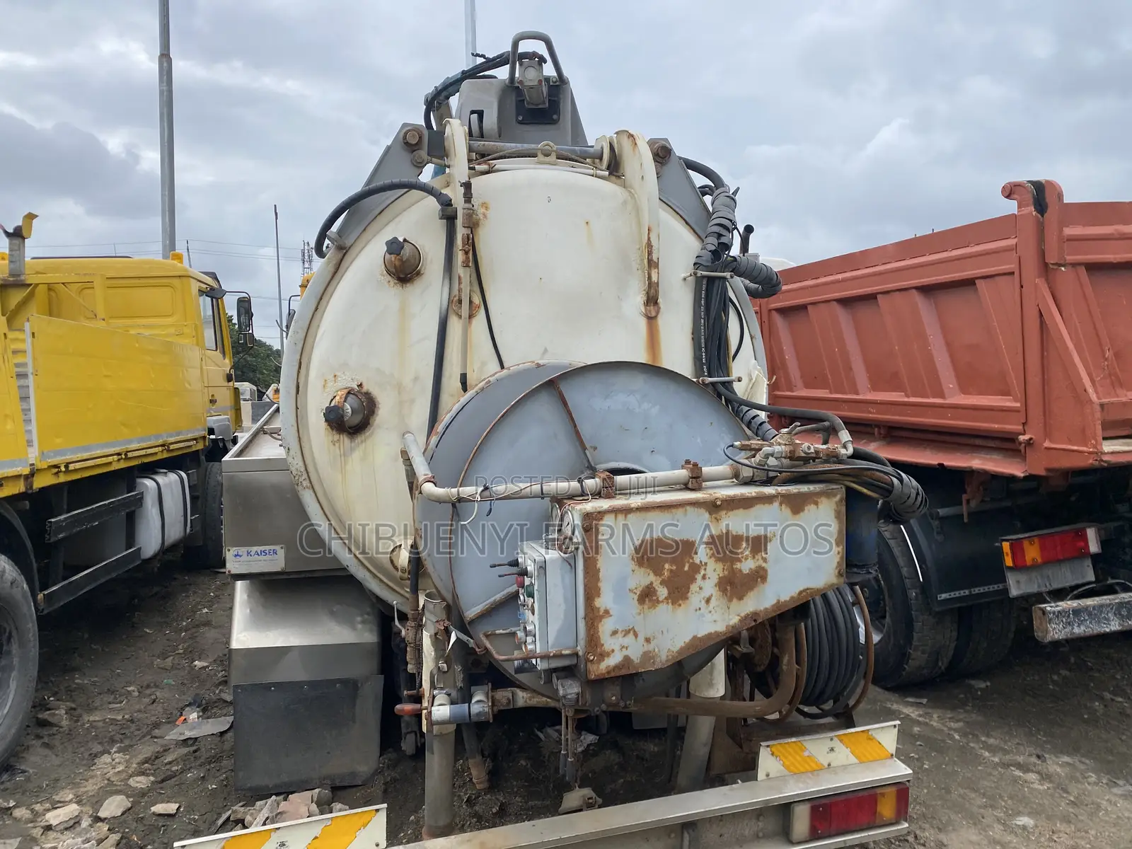 Sewage Vacuum Truck - 15k Liters