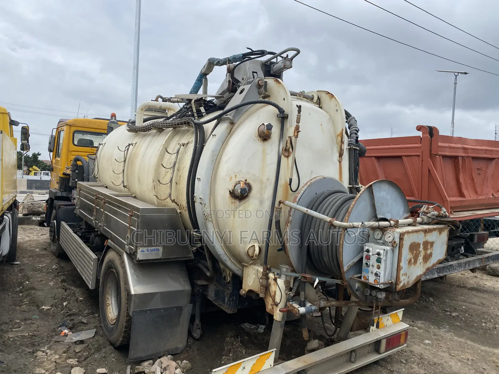 Sewage Vacuum Truck - 15k Liters