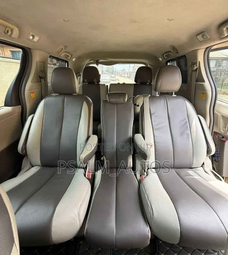 Toyota Sienna XLE 7 Passenger 2012 Gold