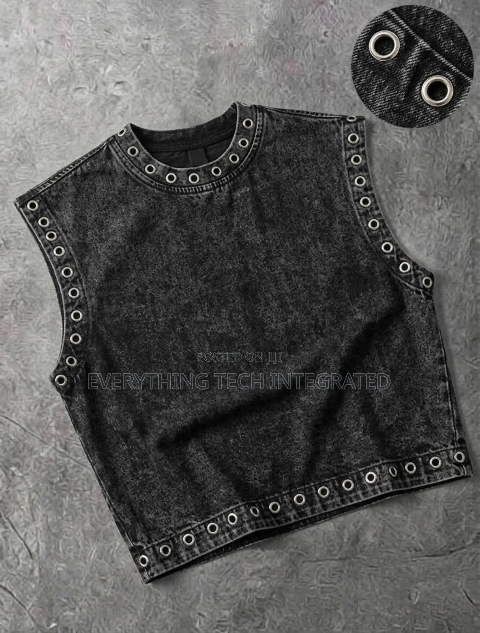 Stone-Wash Sleeveless Crop Top Detailed With Rows of Metallic