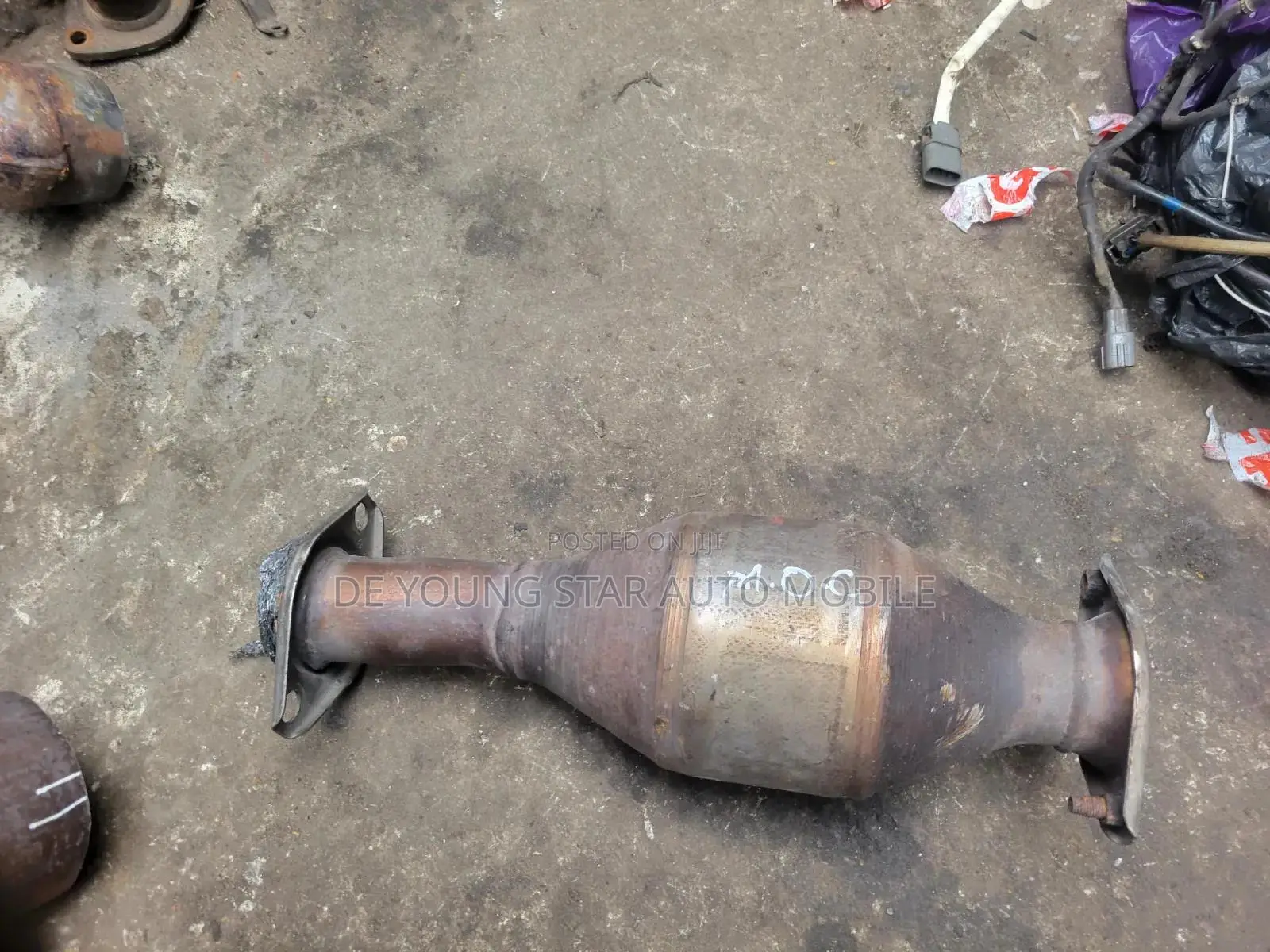 Center Catalyst Converter for Toyota Sienna 2018 Model