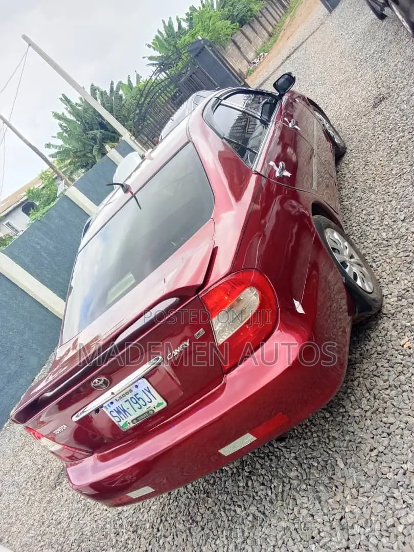 Toyota Camry LE 4dr Sedan (2.4L 4cyl 5M) 2004 Red