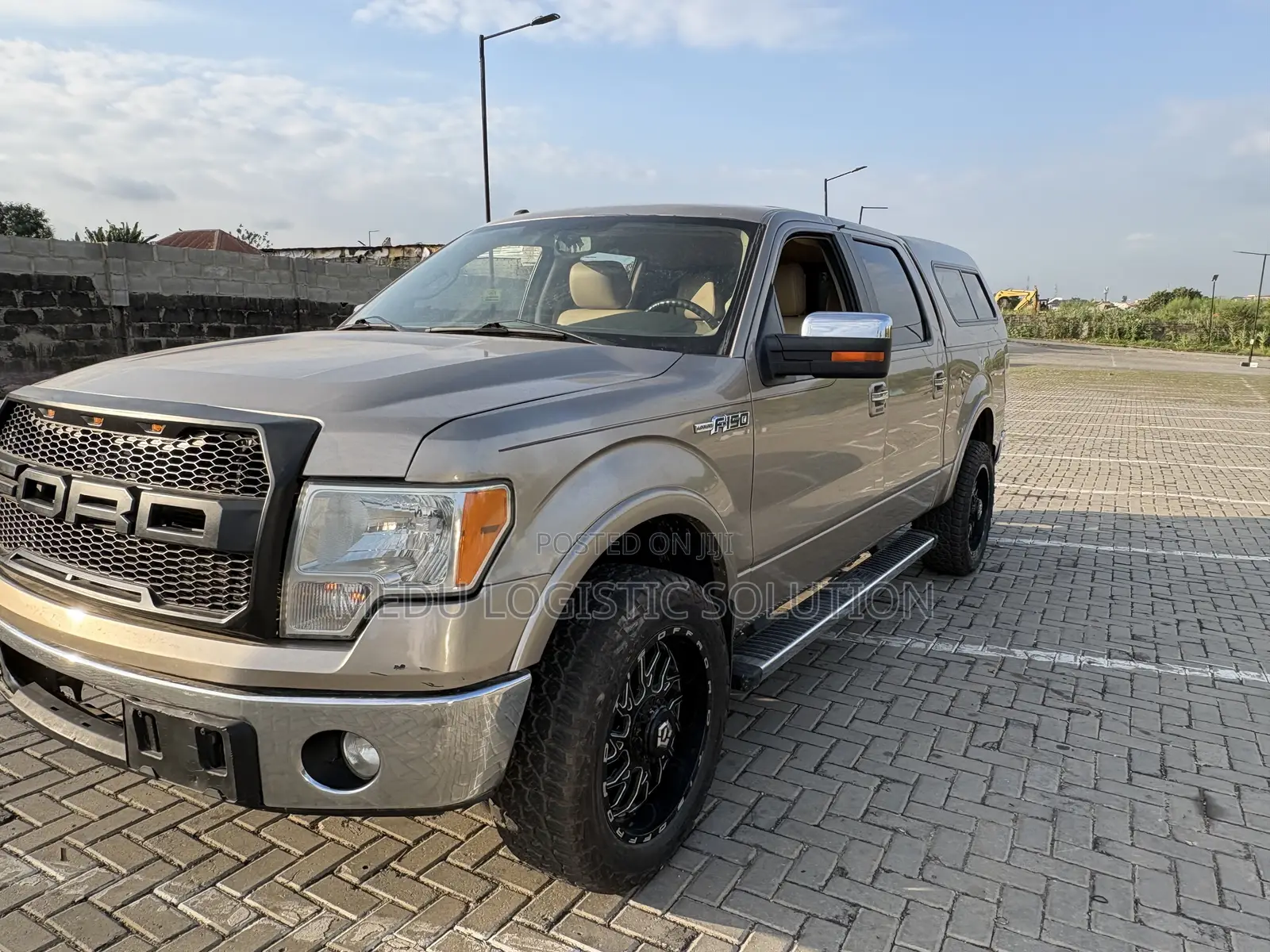 Ford F-150 Lariat 2010 Gold