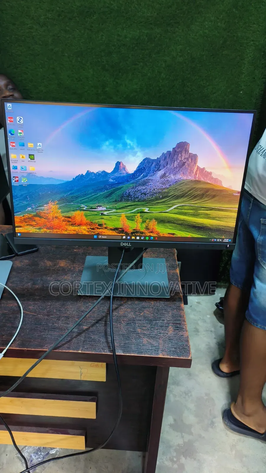 24 Inches IPS Frameless Monitor 1440p HDMI