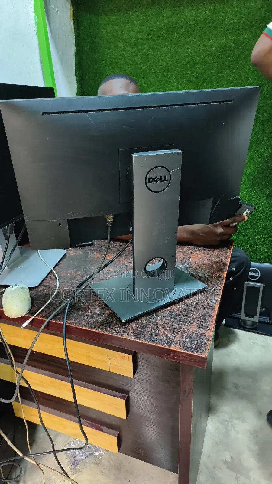 24 Inches IPS Frameless Monitor 1440p HDMI