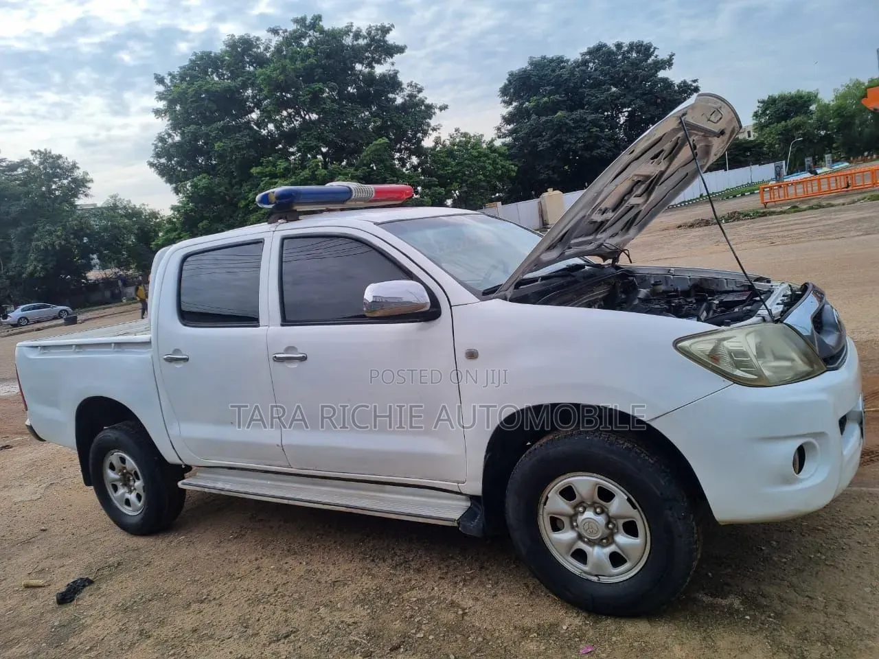 Toyota Hilux 2011 White