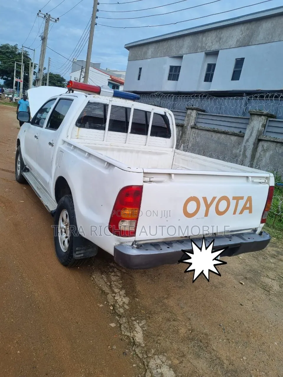Toyota Hilux 2011 White