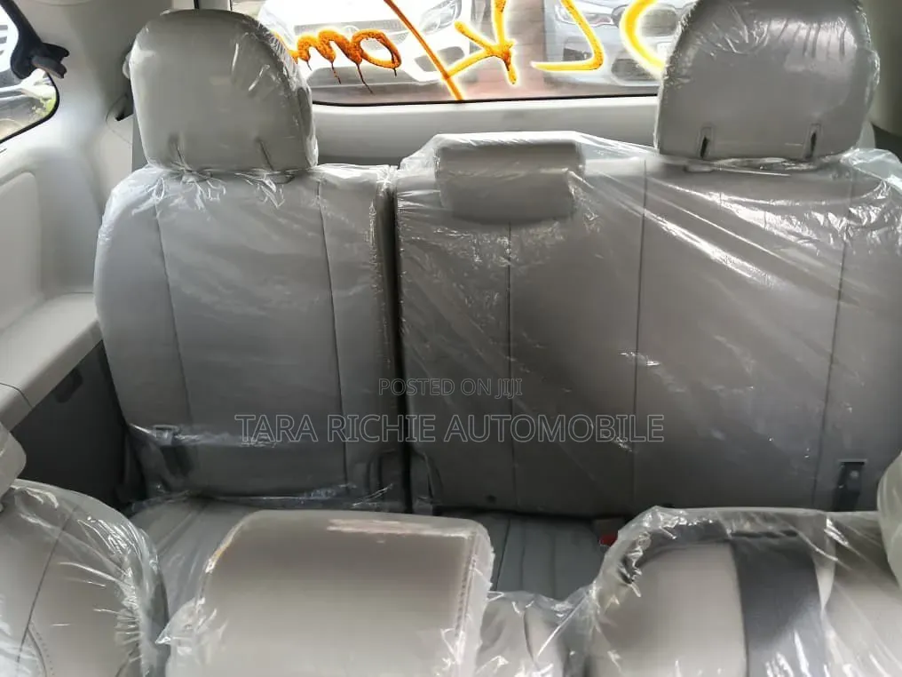 Toyota Sienna 2015 Gray