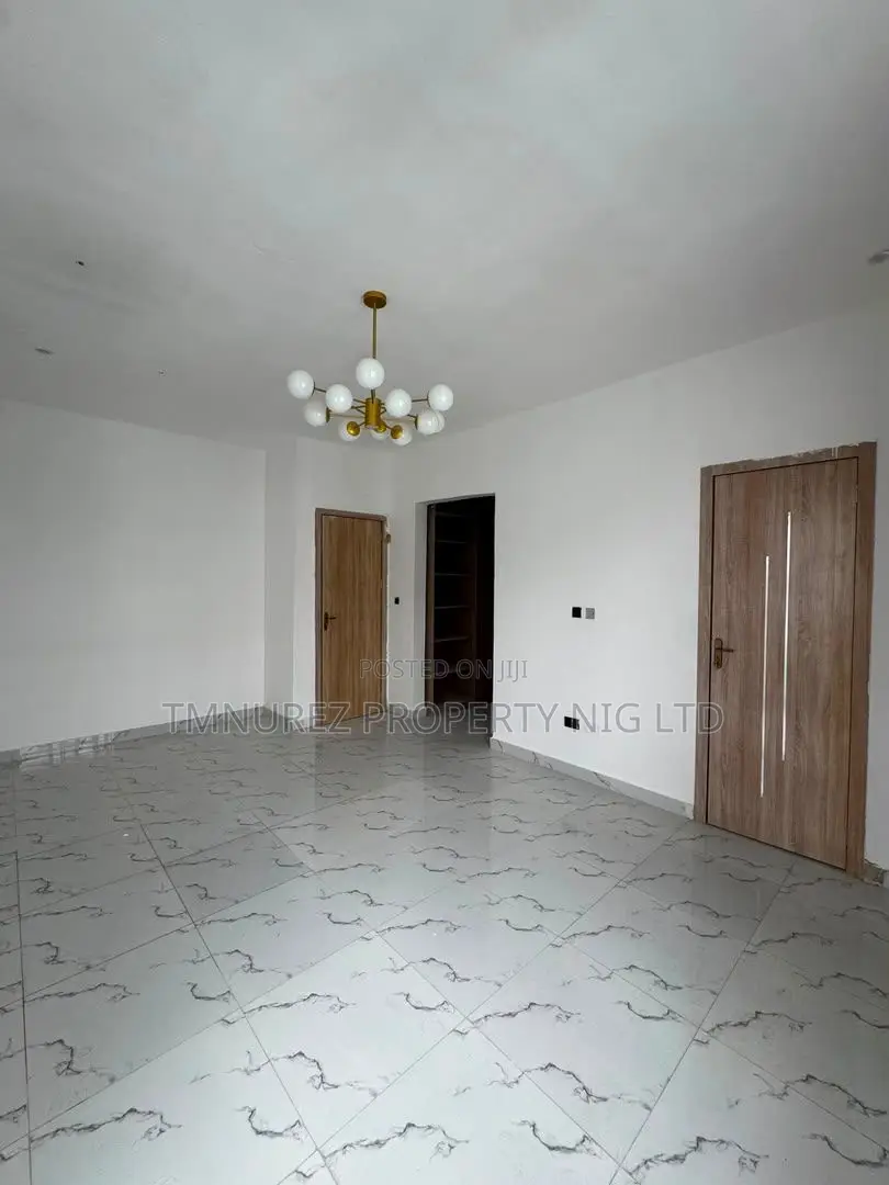 4bdrm Duplex in Chevron for rent