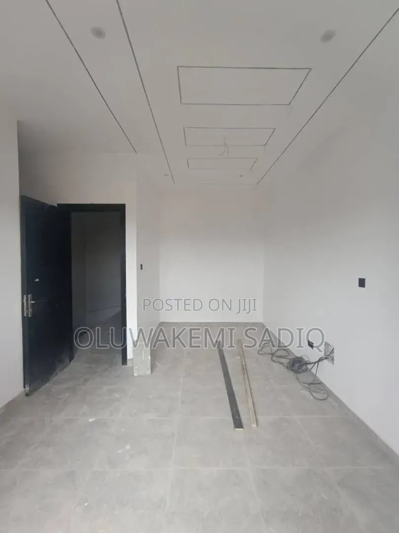 4bdrm Duplex in Ikeja Gra for rent