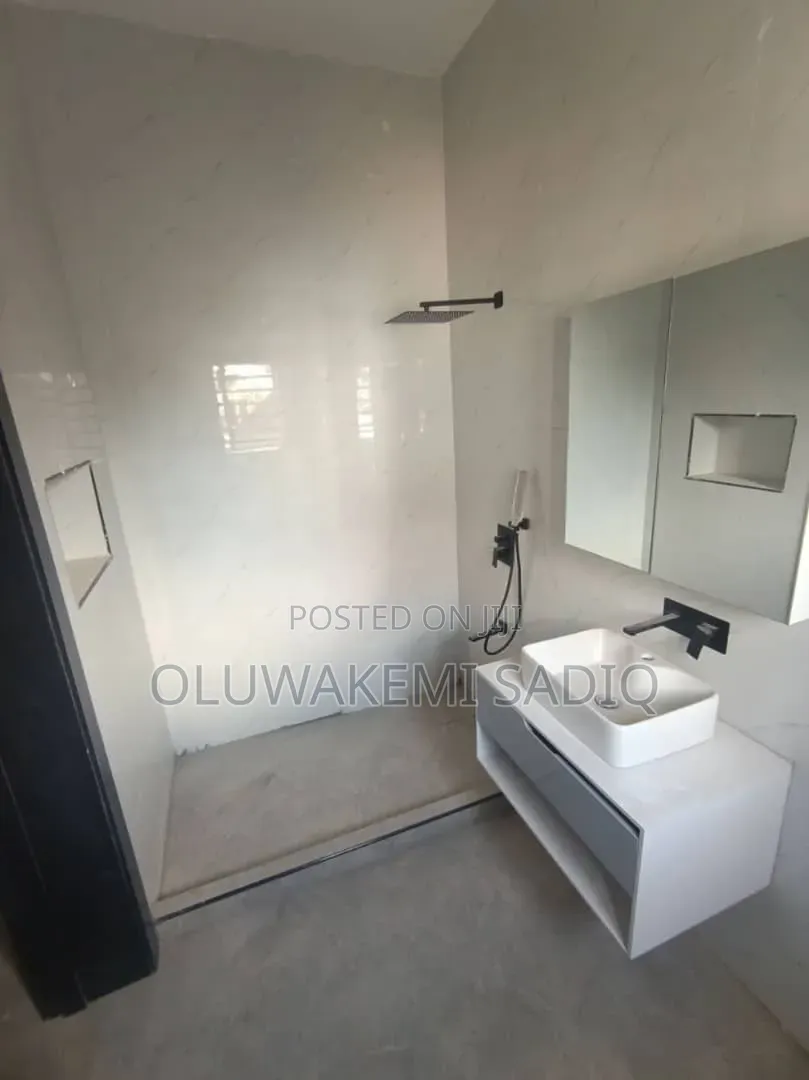4bdrm Duplex in Ikeja Gra for rent