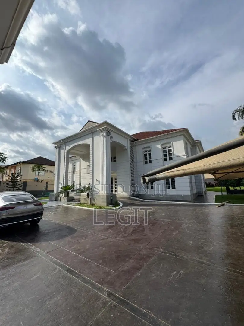 5bdrm Duplex in Apo District for sale