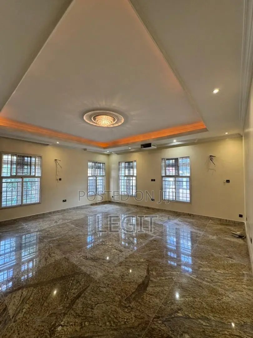 5bdrm Duplex in Apo District for sale