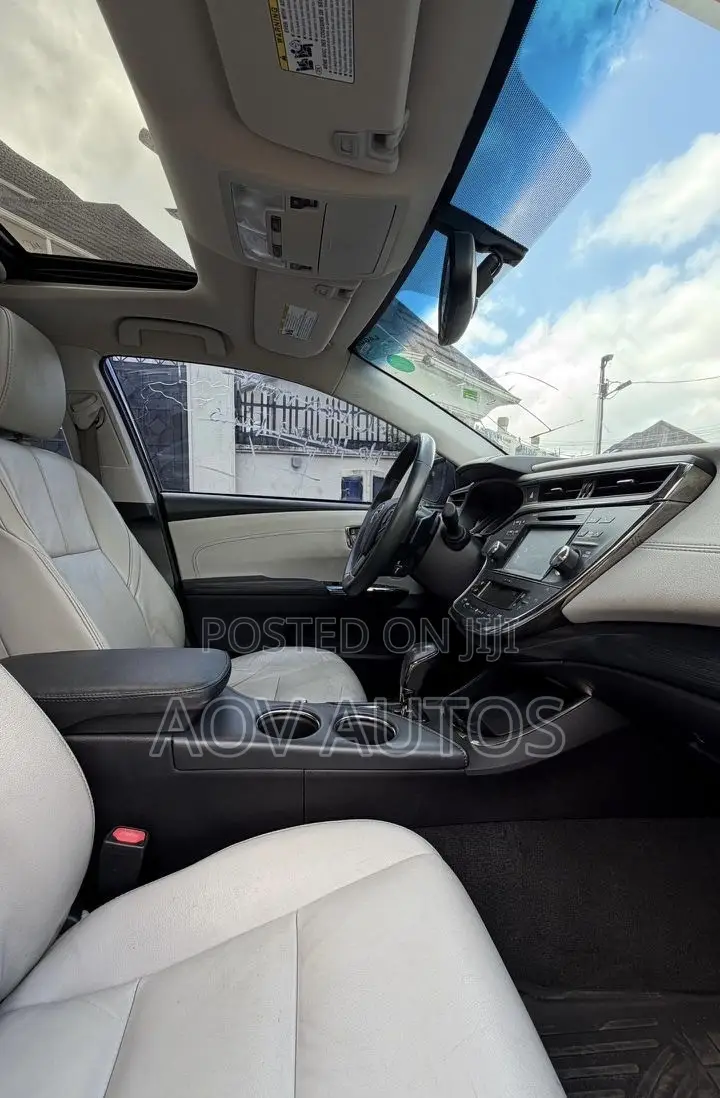 Toyota Avalon Touring Sedan FWD (3.5 6cyl 6A) 2017 Black