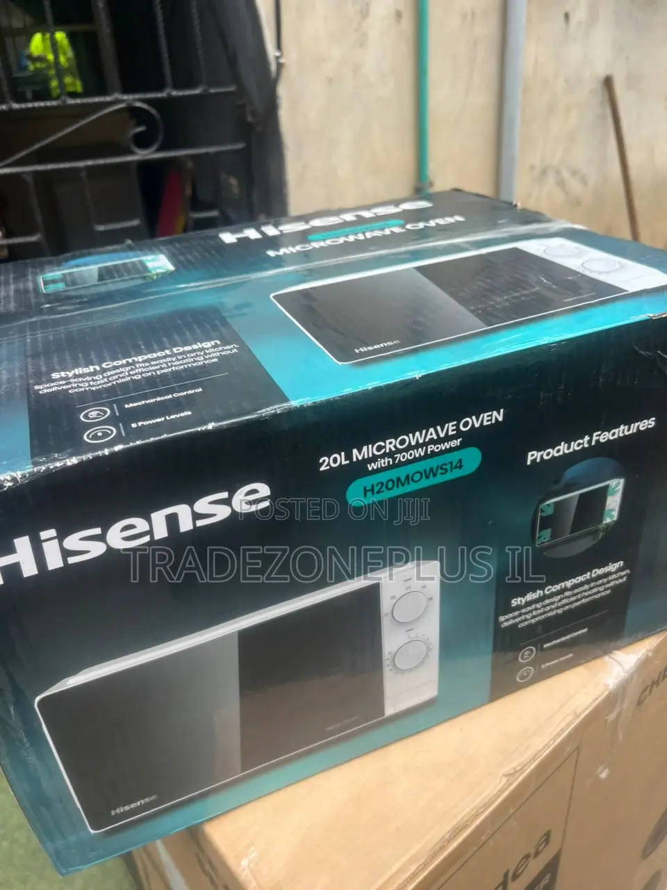 Hisense 20L Microwave Oven H20MOWS14 for Warming Coffee, Tea and Drink
