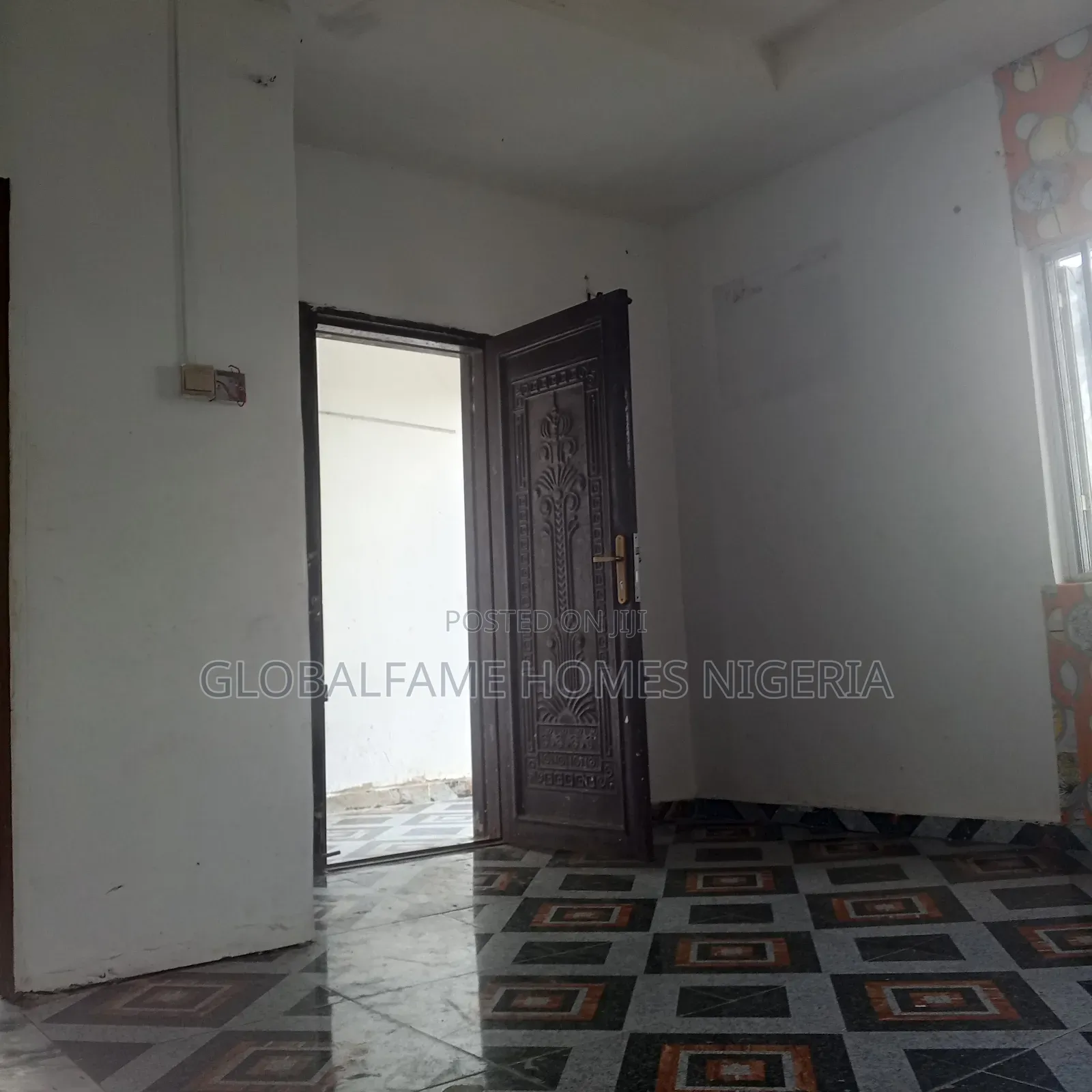 6bdrm Bungalow in Igando for sale