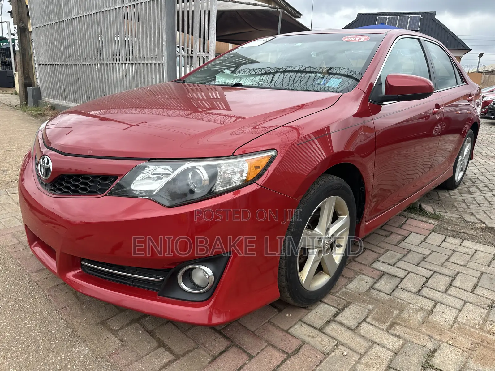 Toyota Camry SE 4dr Sedan (2.5L 4cyl 6A) 2013 Red