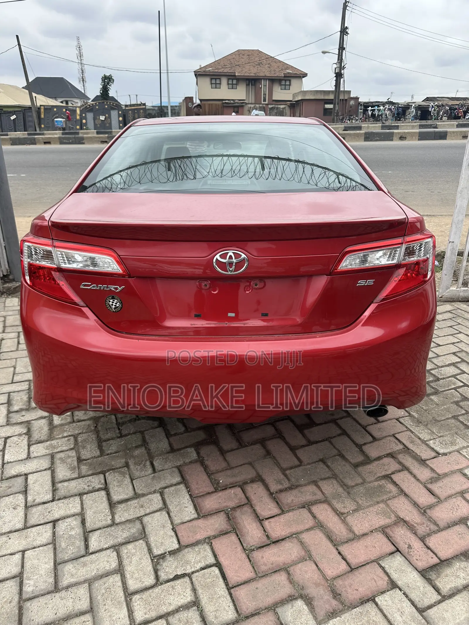 Toyota Camry SE 4dr Sedan (2.5L 4cyl 6A) 2013 Red