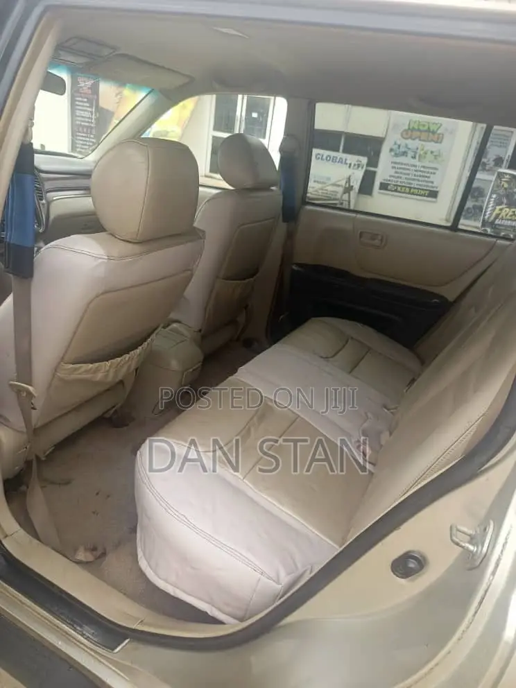 Toyota Highlander 2004 Brown
