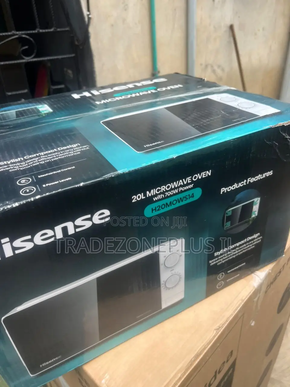 Hisense H20MOWS14 20L Microwave for Warming Baked Foods and Pastries