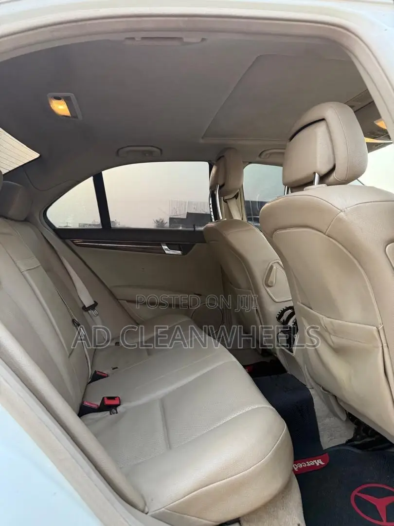 Mercedes-Benz C300 2009 White